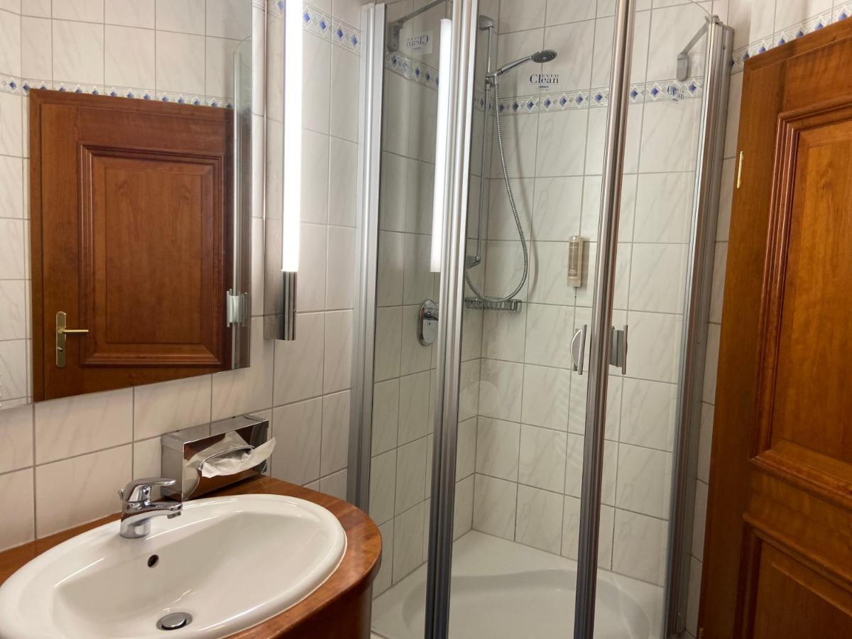 מרקטדנפלד Hotel Zur Schoenen Aussicht מראה חיצוני תמונה