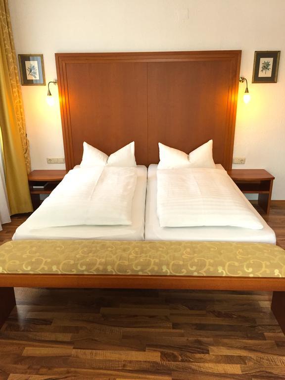 מרקטדנפלד Hotel Zur Schoenen Aussicht מראה חיצוני תמונה