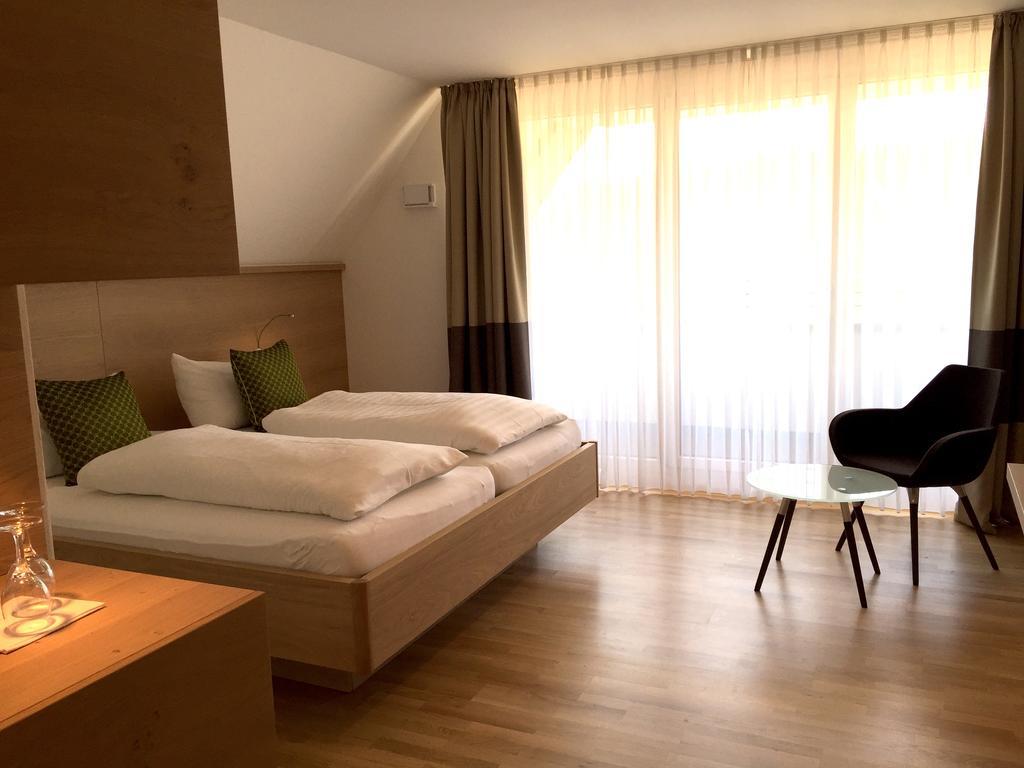 מרקטדנפלד Hotel Zur Schoenen Aussicht מראה חיצוני תמונה